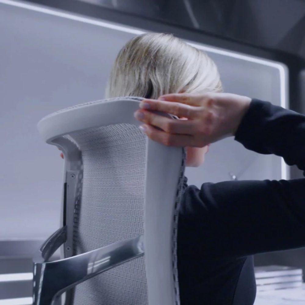 Rest and Relaxation: A Spacious Headrest