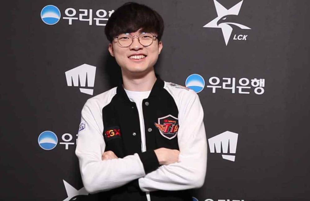 The Carriers of the Crown: The Faker Fortune